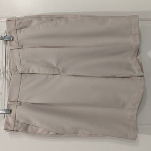 NIKEGOLF MEN’S SHORTS GRAY SIZE M.